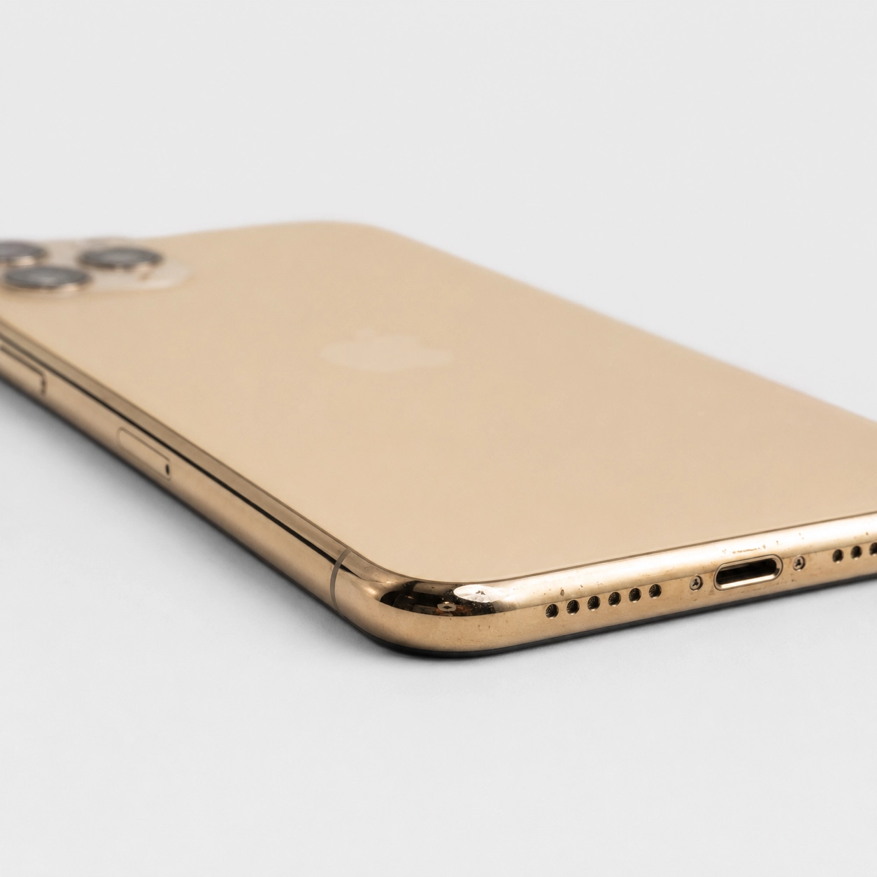 Used Unlocked iPhone 11 Pro Wholesale - Gold - Image 4
