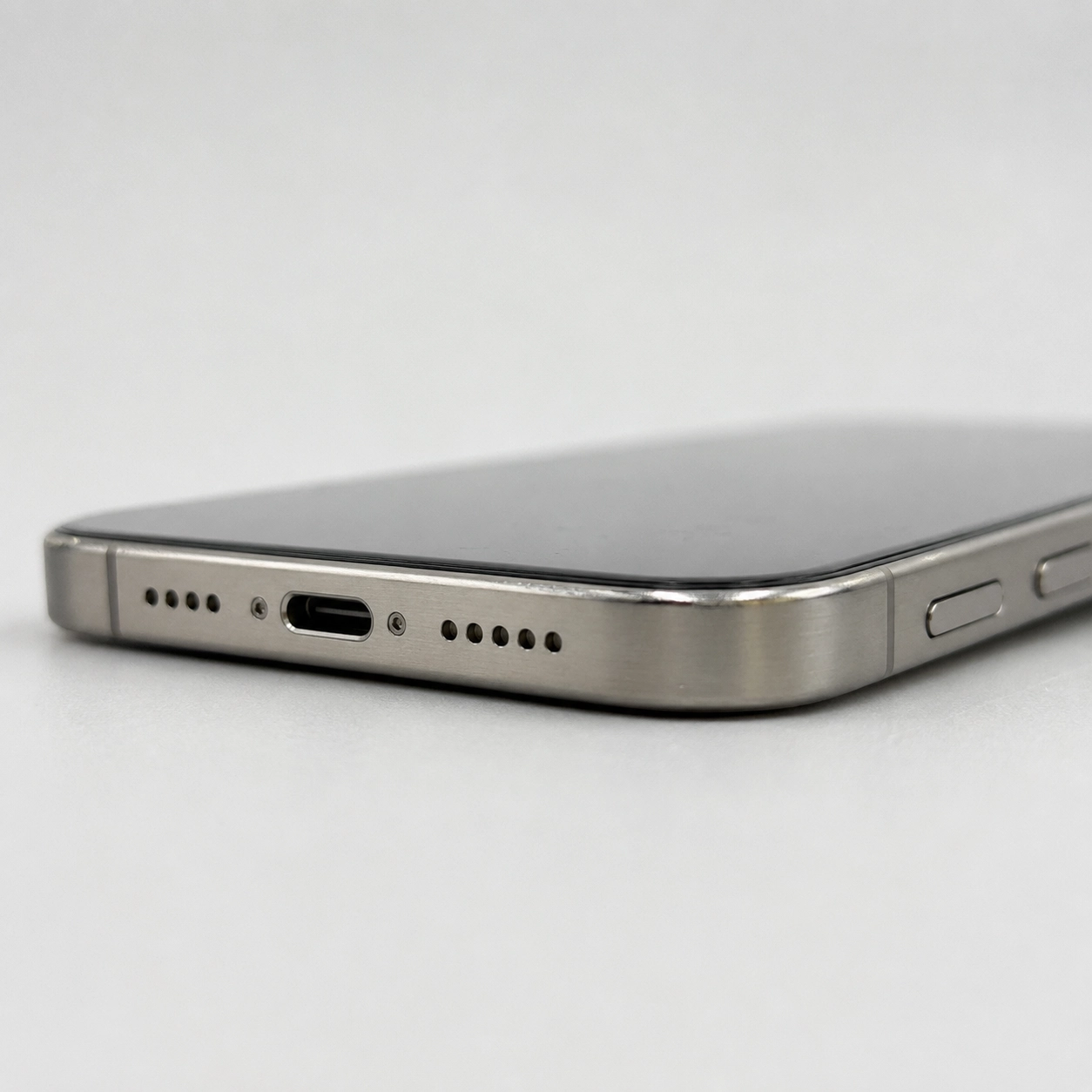 Used iPhone 15 Pro Wholesale - Natural Titanium - Image 4
