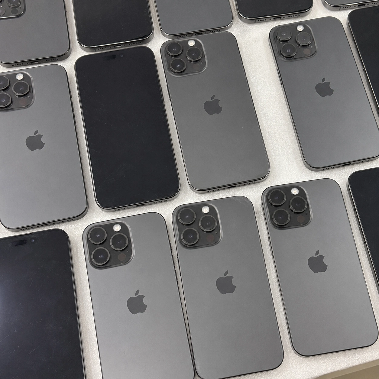 Used iPhone 16 Pro Max - Black Titanium - Image 6